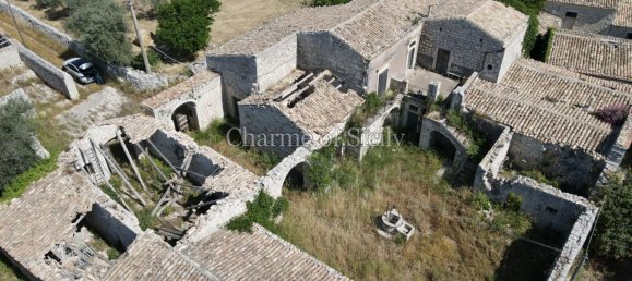 Casa de 2 habitaciónes en Modica, Italy No. 226573 2