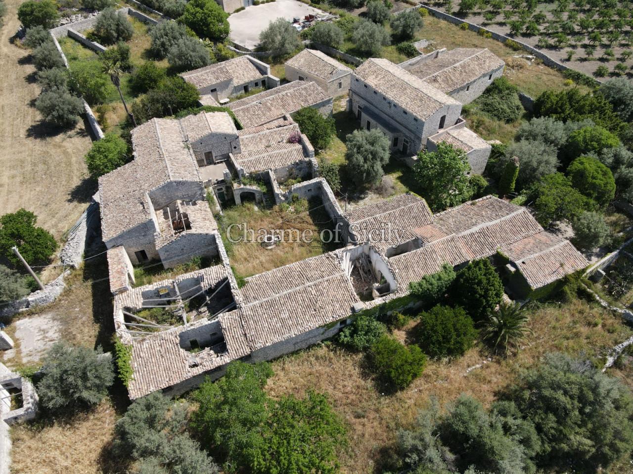 Casa de 2 habitaciónes en Modica, Italy No. 226573
