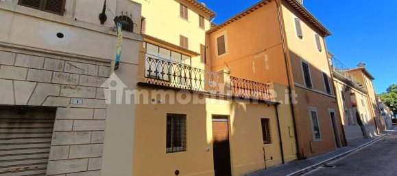 1 bedroom Apartment in Spoleto, Italy No. 301004 2