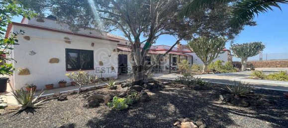 4 bedrooms Villa in Caleta De Fuste, Spain No. 145766 14