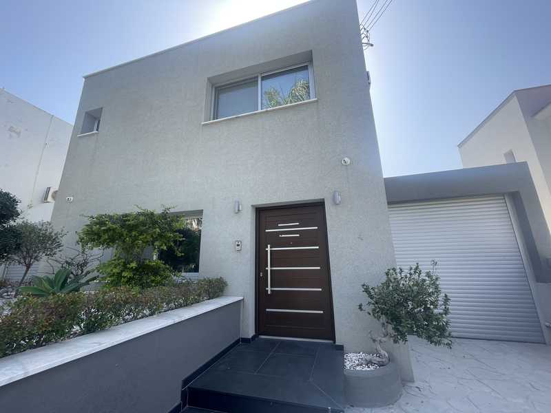 Коммерческая недвижимость с 3 спальнями в Агиос Афанасиос, Кипр № 7286