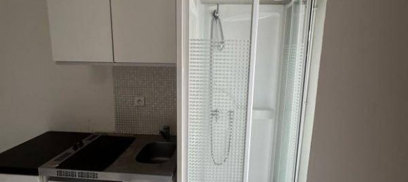 1 bedroom Apartment in Paris, France No. 125359 2