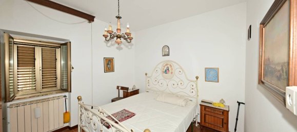 2 Schlafzimmer Haus in Castiglion Fiorentino, Italy, Nr. 84377 4