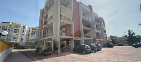 2 rooms Apartment in Bari, Italy No. 25005 2