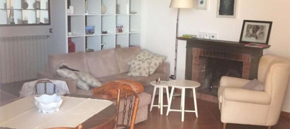 4 rooms Apartment in Sinalunga, Italy No. 62878 2