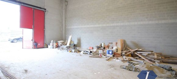 1 room Warehouse in Caronno Pertusella, Italy No. 321524 9