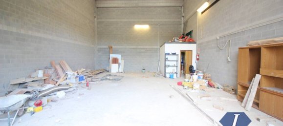 1 room Warehouse in Caronno Pertusella, Italy No. 321524 5