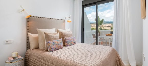 3 bedrooms Townhouse in Estepona, Spain No. 3248 10