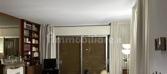 4 bedrooms Villa in Erba, Italy No. 2862 2