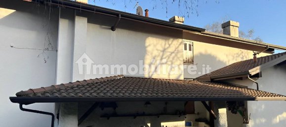 4 bedrooms Villa in Erba, Italy No. 2862 11