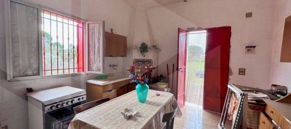 Вилла с 3 комнатами в Остуни, Италия № 23060 4