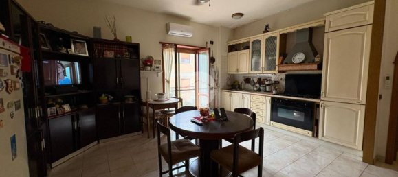 4 bedrooms Apartment in Rome, Italy No. 377769 8