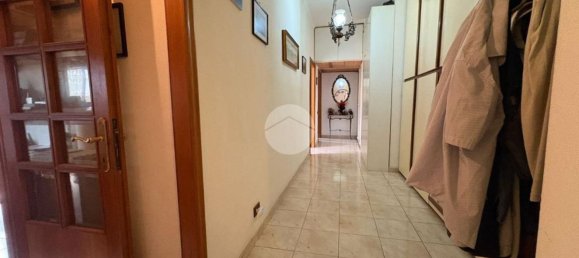 4 bedrooms Apartment in Rome, Italy No. 377769 9