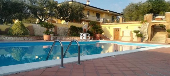 7 rooms Villa in Frascati, Italy No. 19091 2