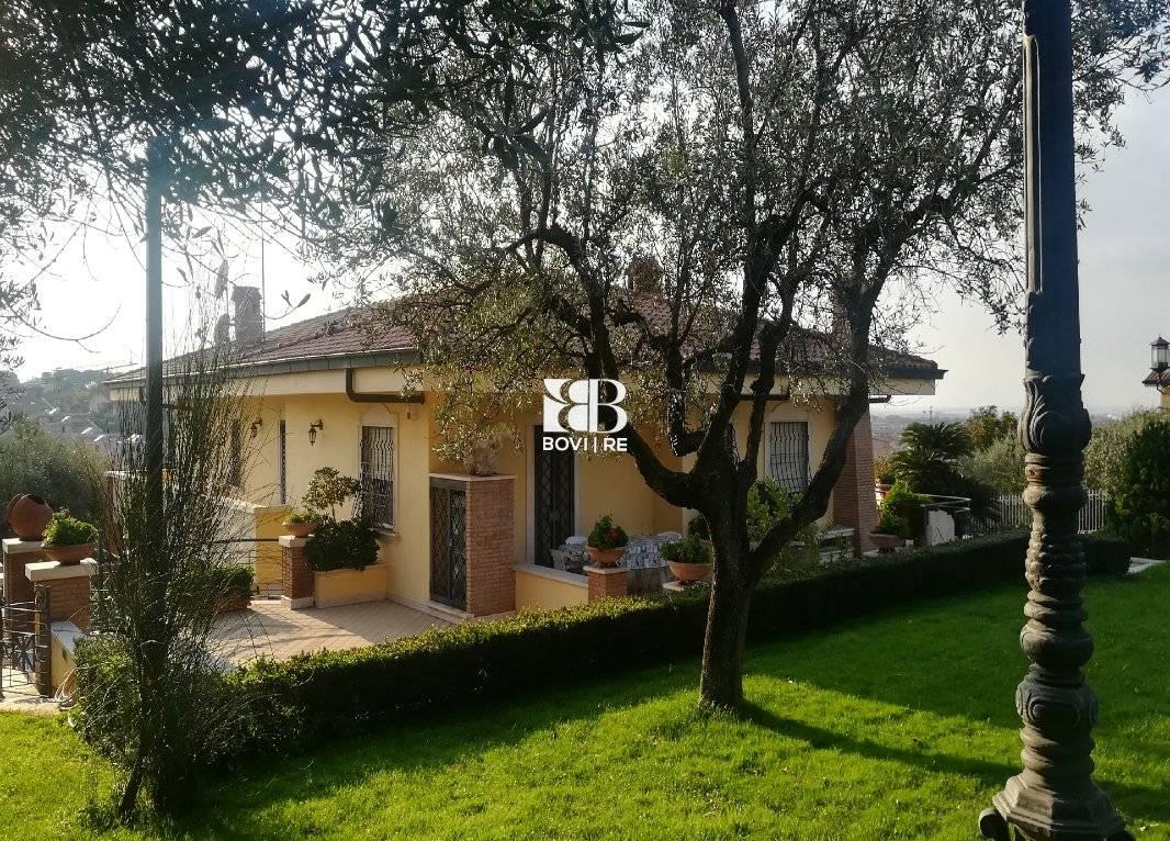 7 rooms Villa in Frascati, Italy No. 19091