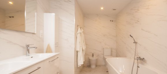 3 bedrooms Apartment in Marbella, Spain No. 147646 8