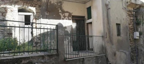 3 rooms House in Centuripe, Italy No. 49066 2