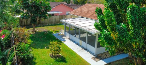 3 dormitorios villa en venta en Miami, Miami-Dade, Florida, USA № 615763 2