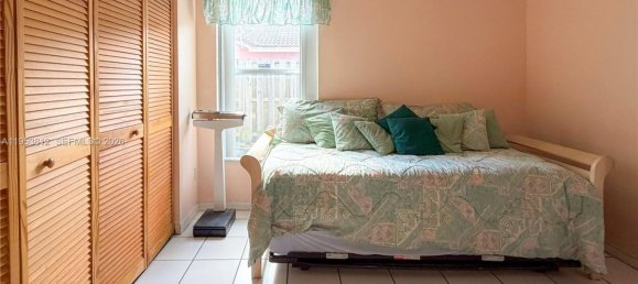3 dormitorios villa en venta en Miami, Miami-Dade, Florida, USA № 615763 10