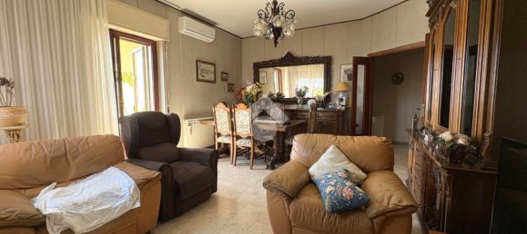 3 bedrooms Apartment in Catanzaro, Italy No. 318067 2