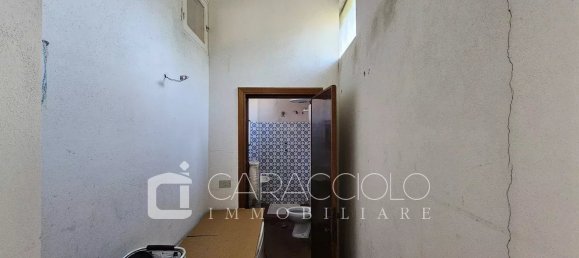 165m² Warehouse in Olbia, Italy No. 132814 2