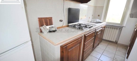 Дом с 3 комнатами в Кастель дель Пьяно, Италия № 19781 3