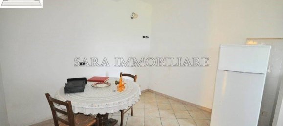 Дом с 3 комнатами в Кастель дель Пьяно, Италия № 19781 2