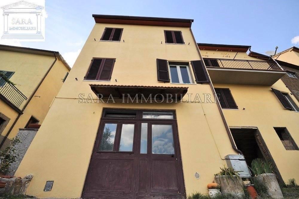 Дом с 3 комнатами в Кастель дель Пьяно, Италия № 19781