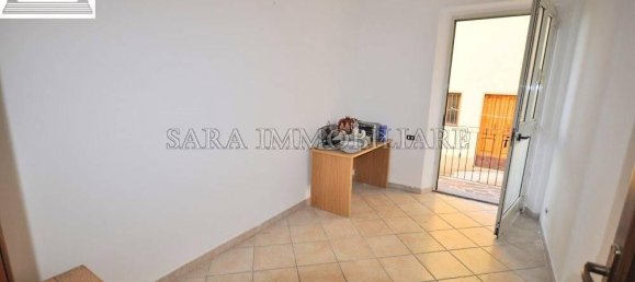 Дом с 3 комнатами в Кастель дель Пьяно, Италия № 19781 5