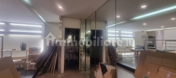 Коммерческая недвижимость с 1 комнатой в Леньяно, Италия № 137814 29