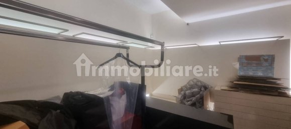 Коммерческая недвижимость с 1 комнатой в Леньяно, Италия № 137814 28