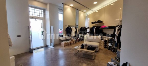 Коммерческая недвижимость с 1 комнатой в Леньяно, Италия № 137814 17