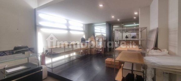 Коммерческая недвижимость с 1 комнатой в Леньяно, Италия № 137814 27