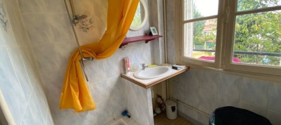 2 chambres Appartement à Saint-Florent-sur-Cher, France No. 67747 10