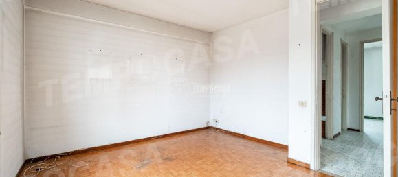 5 rooms Apartment in Vercelli, Italy No. 70284 10