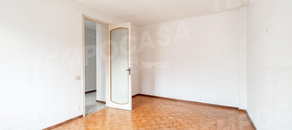 5 rooms Apartment in Vercelli, Italy No. 70284 9
