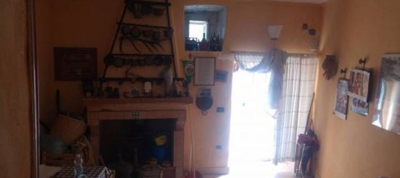 3 rooms Apartment in Rocchetta a Volturno, Italy No. 71441 8