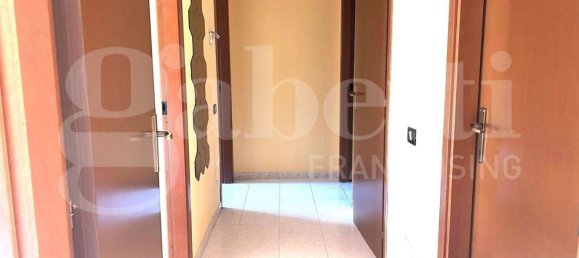 Apartamento de 3 dormitorios en Terracina, Italy No. 11037 8