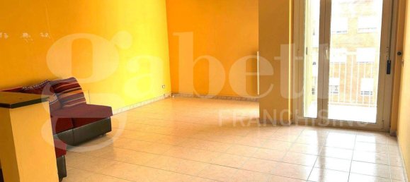 Apartamento de 3 dormitorios en Terracina, Italy No. 11037 2