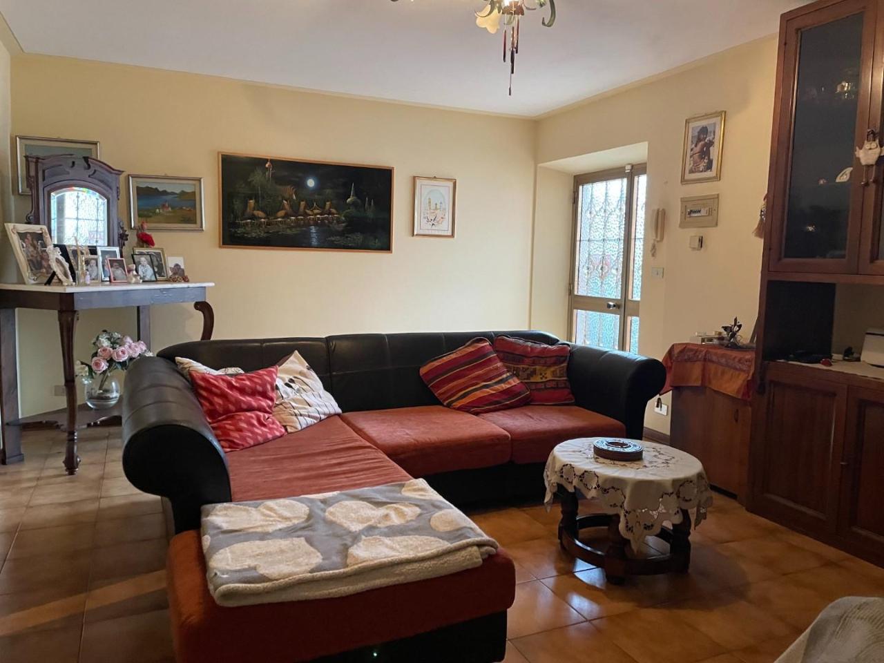 4-salle Appartement à Lucca, Italy No. 111859