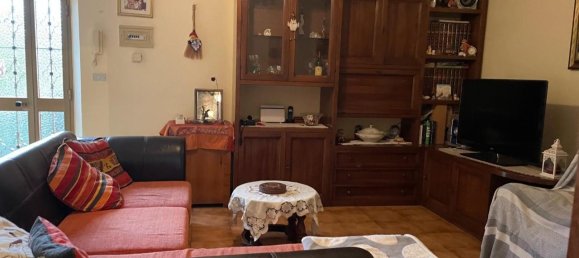 4-salle Appartement à Lucca, Italy No. 111859 10