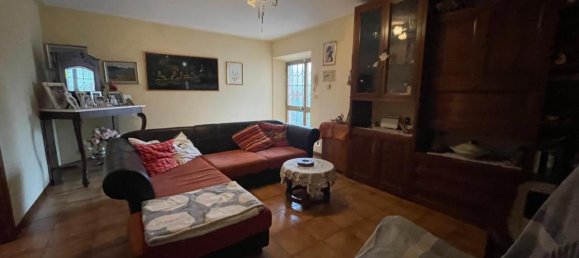 4-salle Appartement à Lucca, Italy No. 111859 11