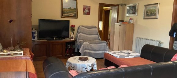 4-salle Appartement à Lucca, Italy No. 111859 3