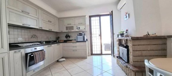 3 rooms Apartment in Guidonia Montecelio, Italy No. 37066 4