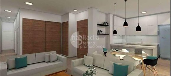 Apartamento de 4 dormitorios en Málaga, Spain No. 107885 3