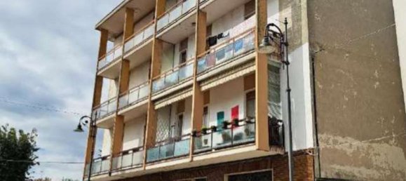 3 Schlafzimmer Wohnung in Tradate, Italy, Nr. 372606 5