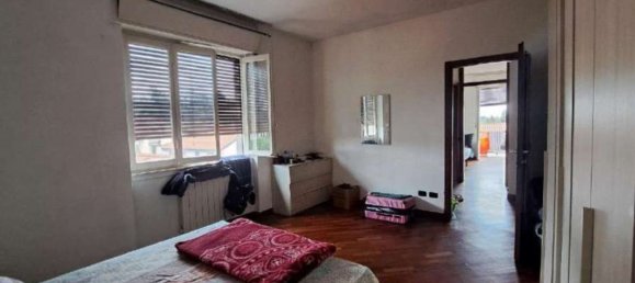 3 Schlafzimmer Wohnung in Tradate, Italy, Nr. 372606 14