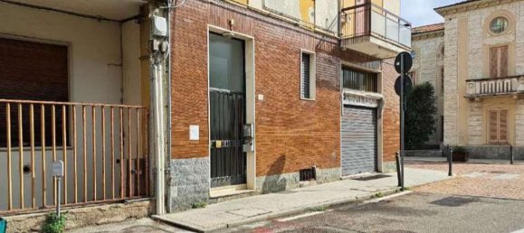 3 Schlafzimmer Wohnung in Tradate, Italy, Nr. 372606 3