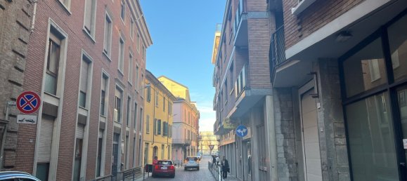 4 rooms Apartment in Alessandria, Italy No. 8476 84