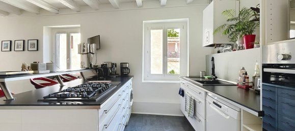 4 bedrooms House in Lyon, France No. 330828 2